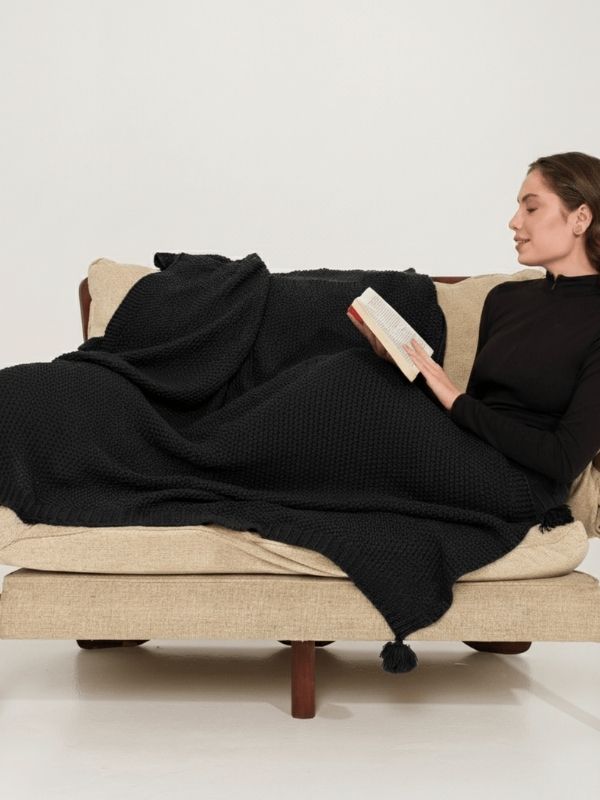 Black Knitted Throw Blanket with Tassels – Soft Textured Single Sofa Throw (130 x 170 cm)