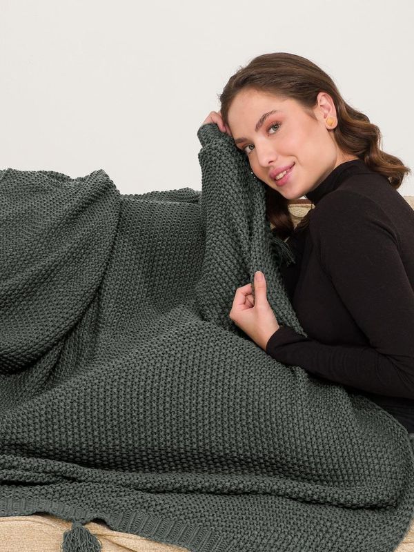 Khaki Knitted Throw Blanket with Tassels – Soft Textured Single Sofa Throw (130 x 170 cm)