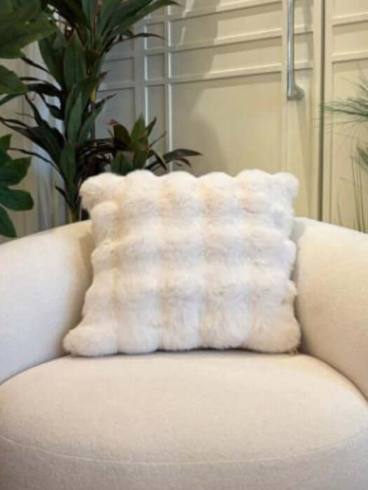 Ivory Faux Fur Throw Pillow Case – Ultra Soft Plush Cushion Cover(45 x 45 cm)