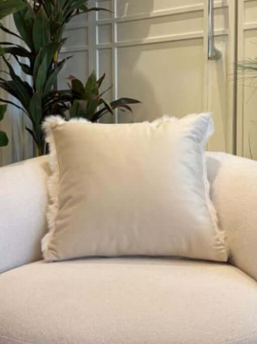 Ivory Faux Fur Throw Pillow Case – Ultra Soft Plush Cushion Cover(45 x 45 cm)