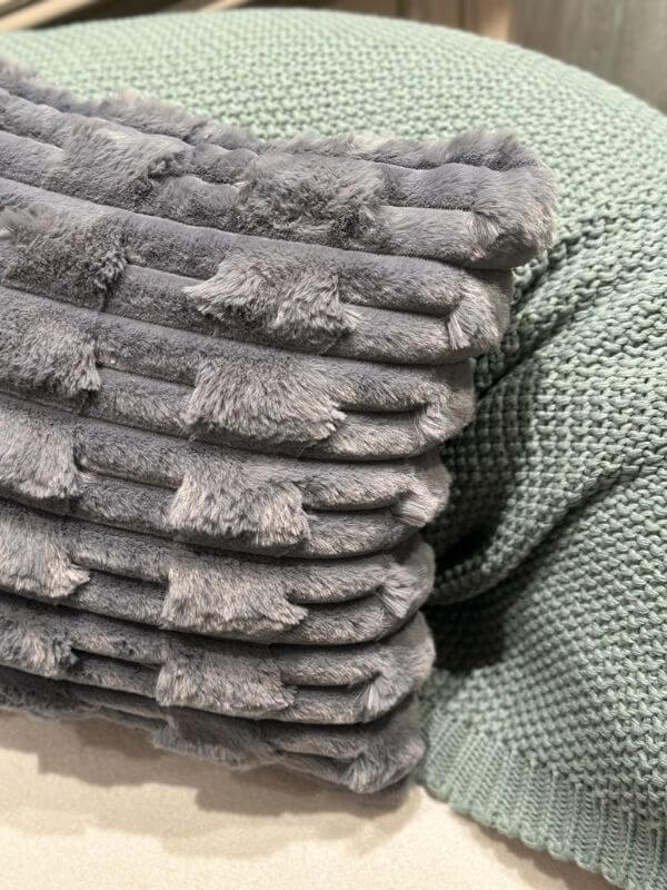 Anthracite Plush Throw Pillow Cover – Soft Textured Cushion Cover (45 × 45 cm)