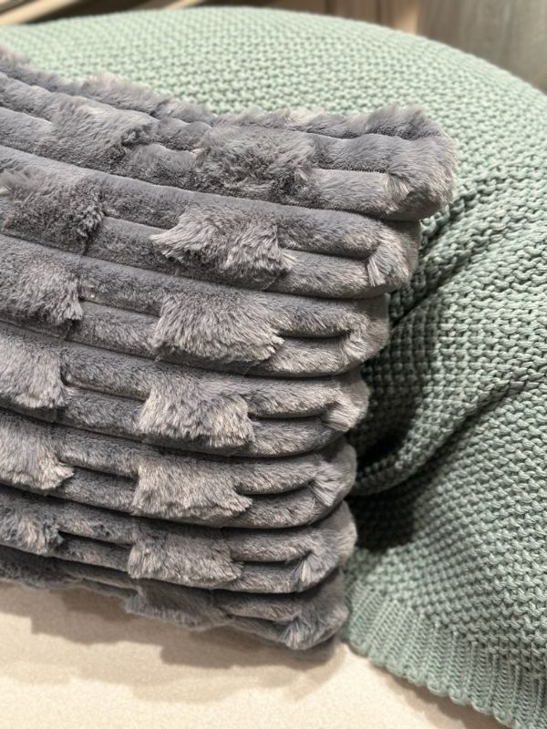 Anthracite Plush Throw Pillow Cover – Soft Textured Cushion Cover (45 × 45 cm)