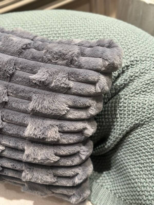Anthracite Plush Throw Pillow Cover – Soft Textured Cushion Cover (45 × 45 cm)