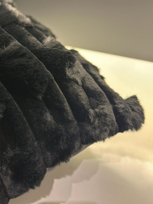 Black Plush Throw Pillow Cover – Soft Textured Cushion Cover (45 × 45 cm)