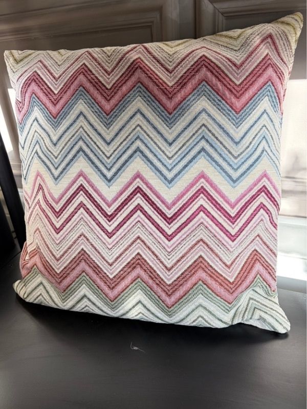 Chevron Pattern Decorative Cushion | 50×50 cm