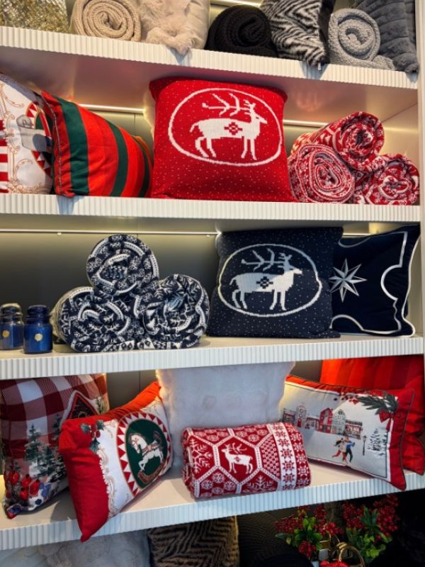 Festive Rocking Horse Tassel Cushion – 30x50 cm | Red & Green