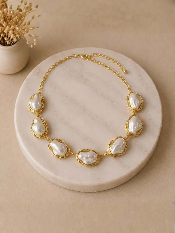 Elara Glow Necklace
