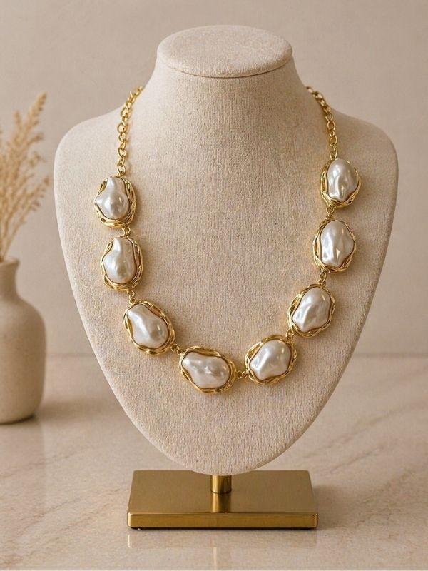 Elara Glow Necklace
