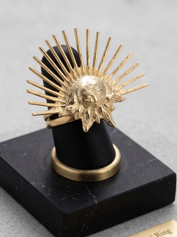 Solaris Crest Ring