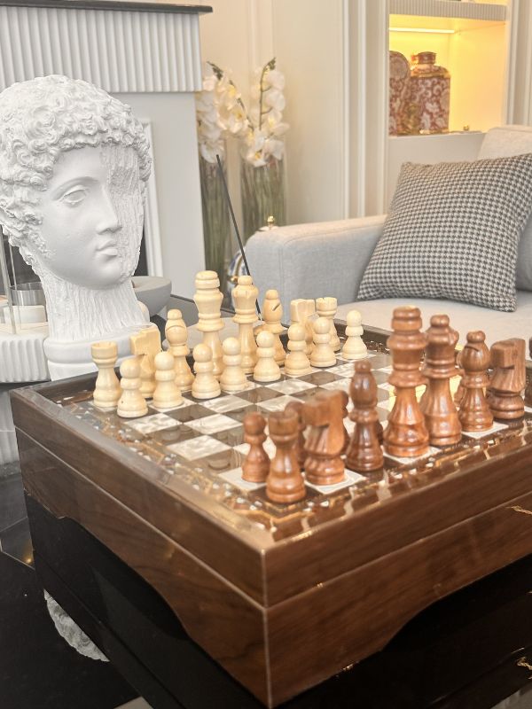 VIP Chess Set Small – Mother-of-Pearl Inlay Elegance