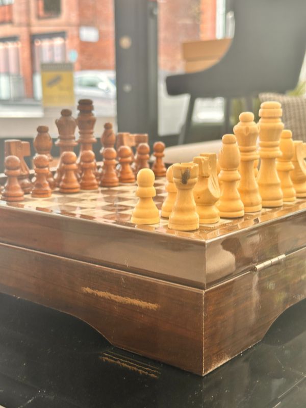 VIP Chess Set Small – Mother-of-Pearl Inlay Elegance