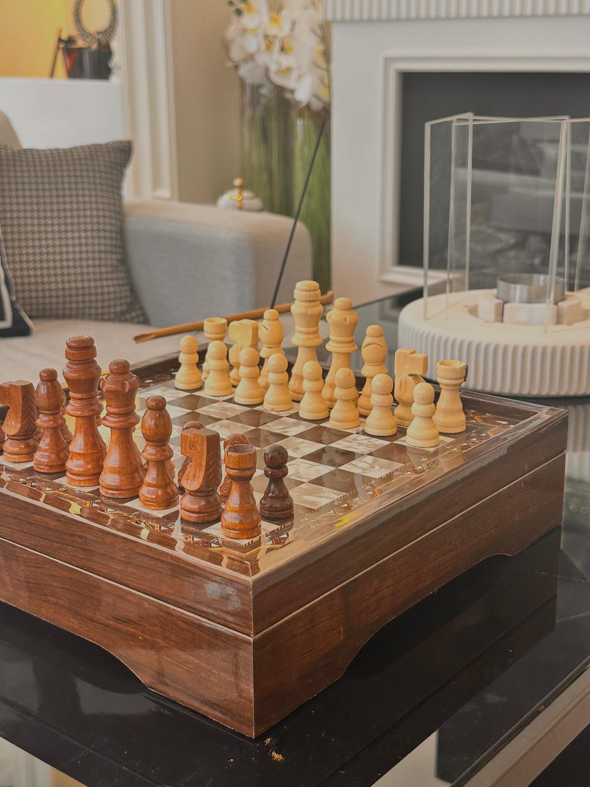 VIP Walnut Chess Set – Large Luxurious Collector’s Edition