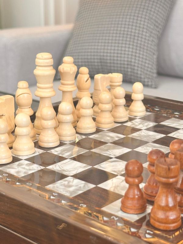 VIP Walnut Chess Set – Large Luxurious Collector’s Edition