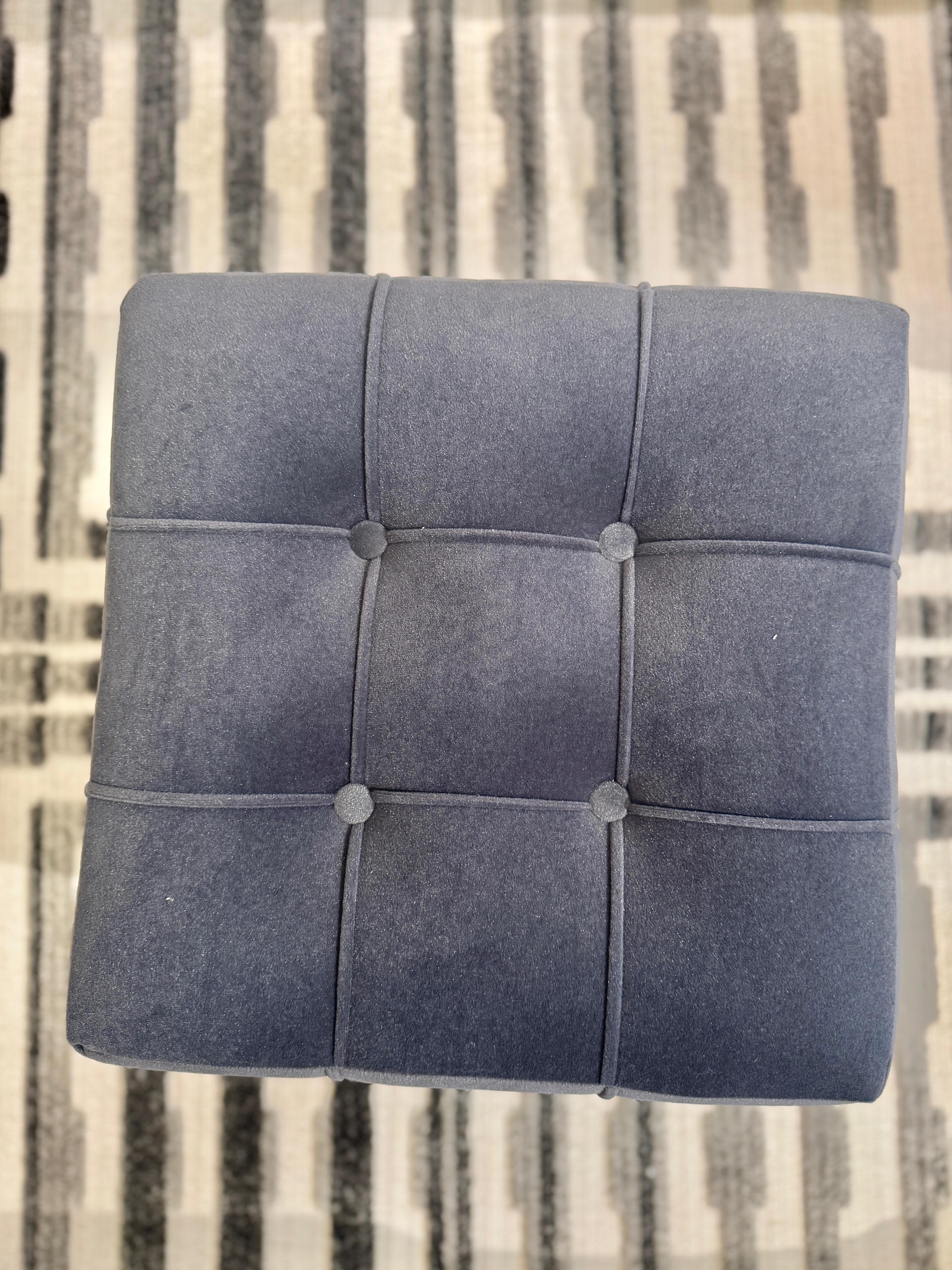 Velvet Cube Ottoman – Chic & Versatile Accent