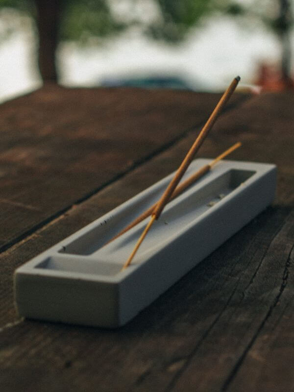 "WAY" Concrete Incense Burner – Minimalist Stick Accessory