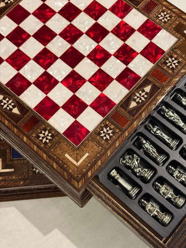 Handmade Mother-of-Pearl Chess Set – Brass & Chrome Pieces (25 x 25 cm)