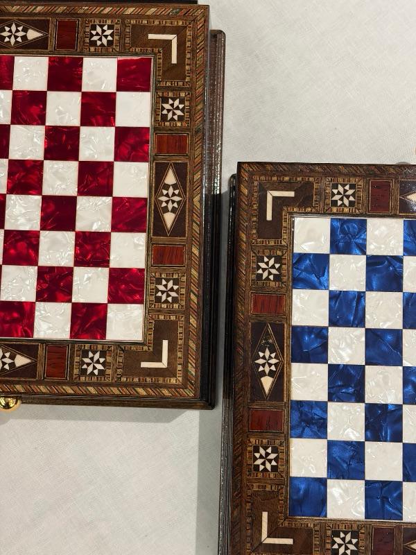 Handmade Mother-of-Pearl Chess Set – Brass & Chrome Pieces (25 x 25 cm)