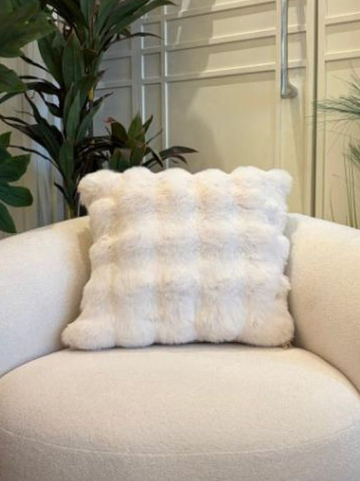 Ivory Faux Fur Throw Pillow – Ultra Soft Plush Cushion (45 x 45 cm)