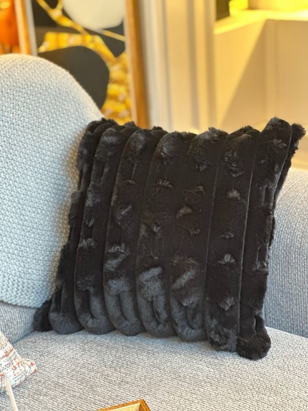 Black Plush Throw Pillow Cover – Soft Textured Cushion Cover (45 × 45 cm)