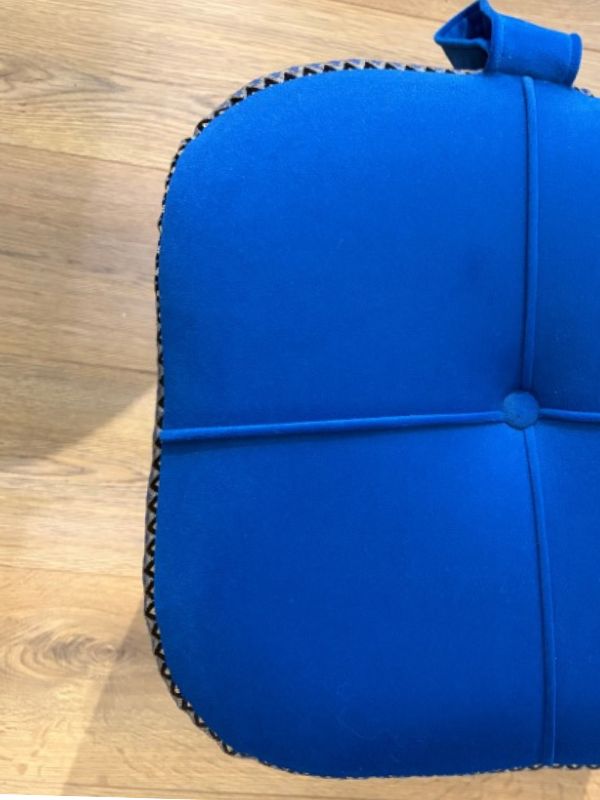 Velvet Cube Pouf – Blue & Gold Zigzag Fabric Accent (43 x 40 cm)