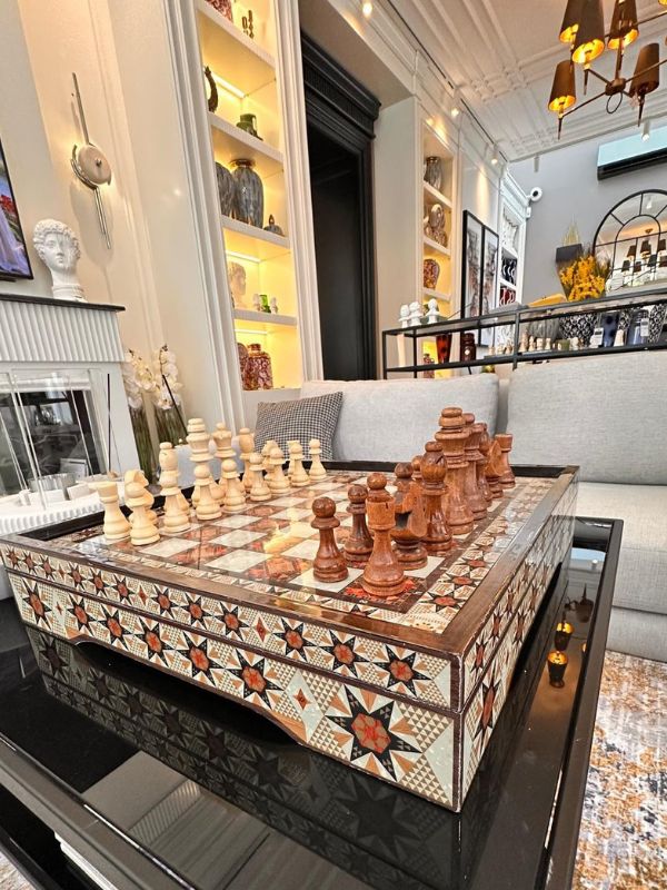 Luxury VIP Chess Set Hatem – Ornate Wooden Game Board