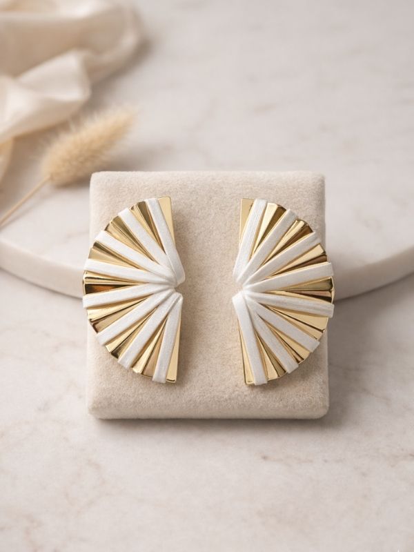 Noiré Fan Earrings
