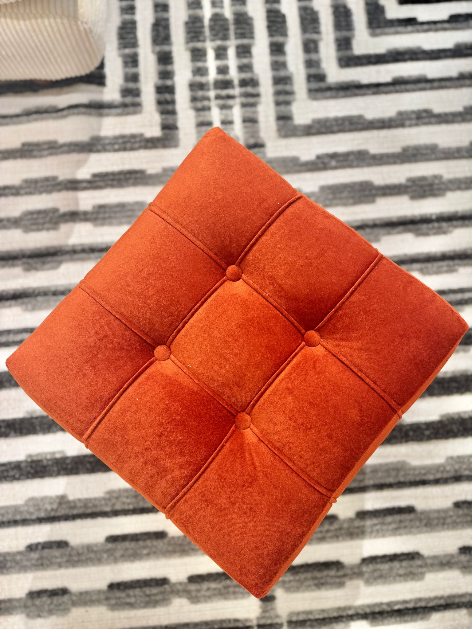 Velvet Cube Ottoman – Chic & Versatile Accent