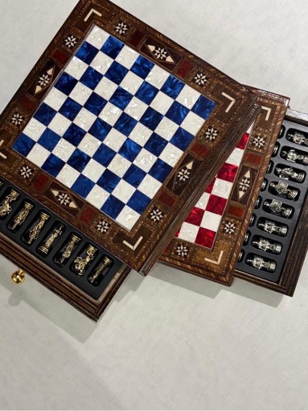 Handmade Mother-of-Pearl Chess Set – Brass & Chrome Pieces (25 x 25 cm)
